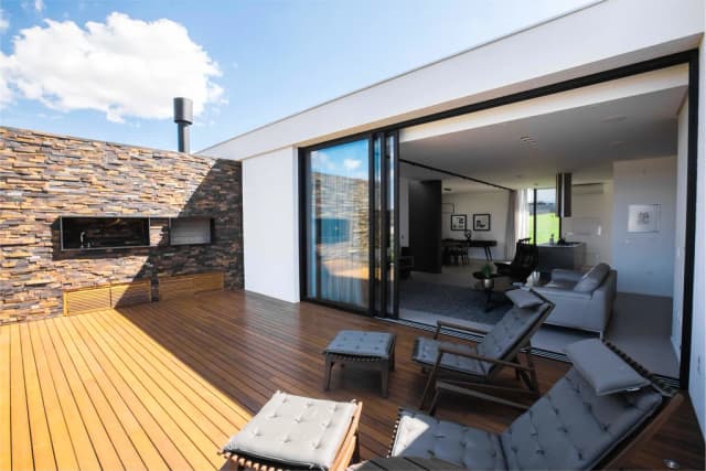 Contemporary building facade project