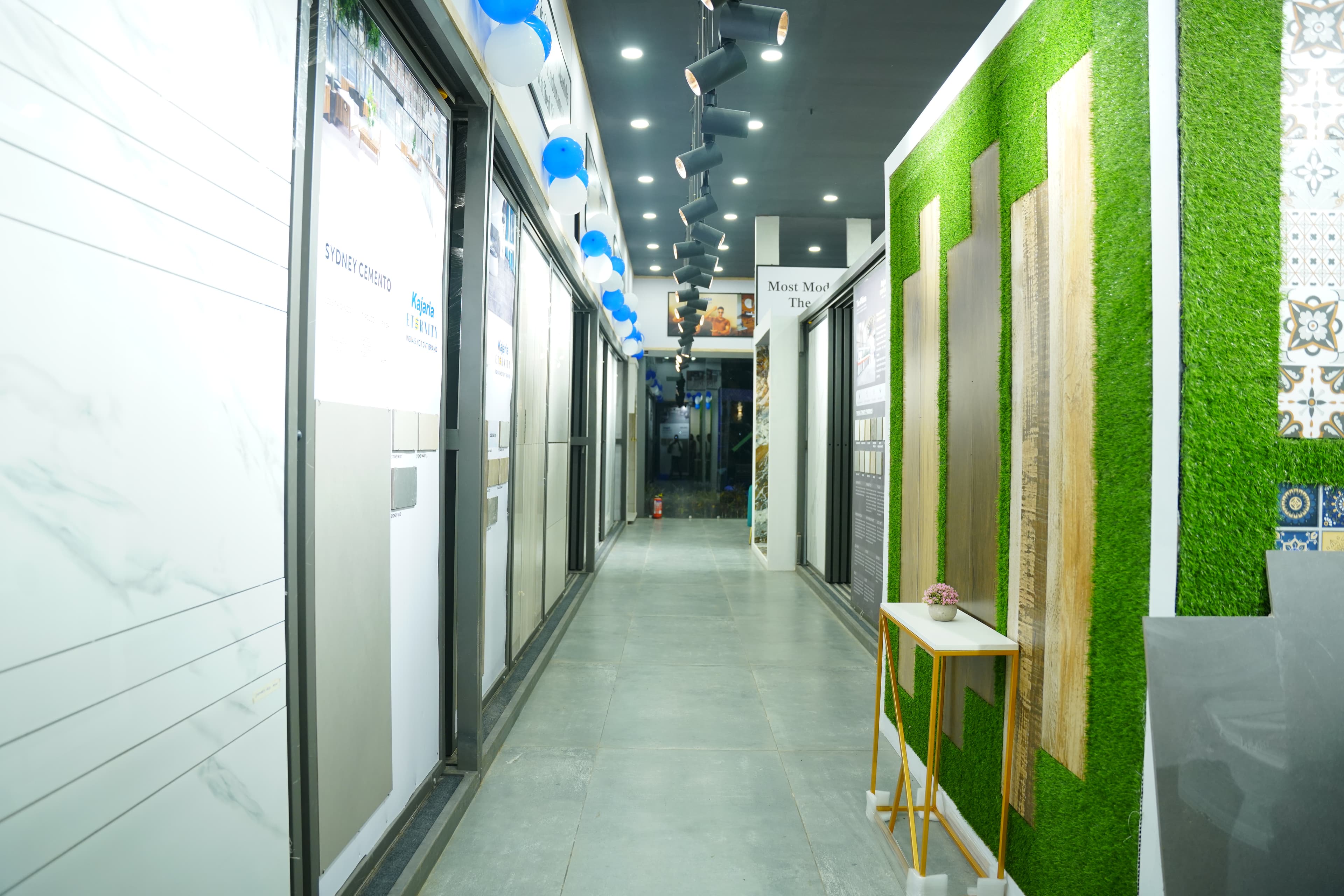 Premium Showroom Corridor